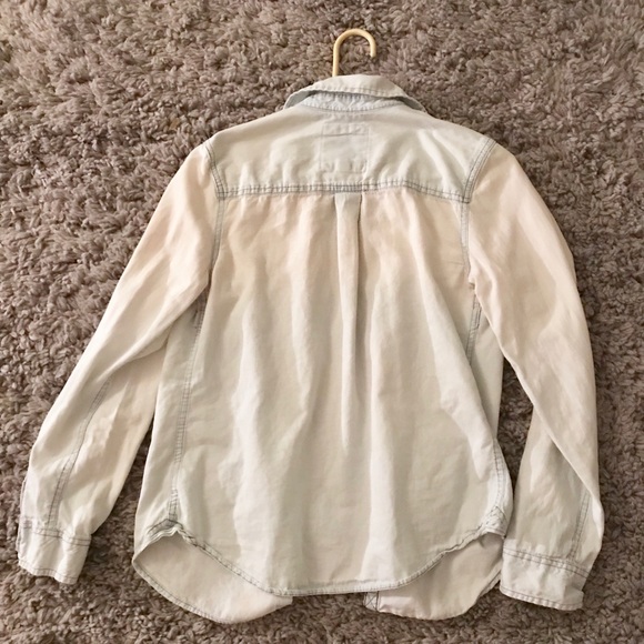 Woman’s button up - Picture 2 of 3